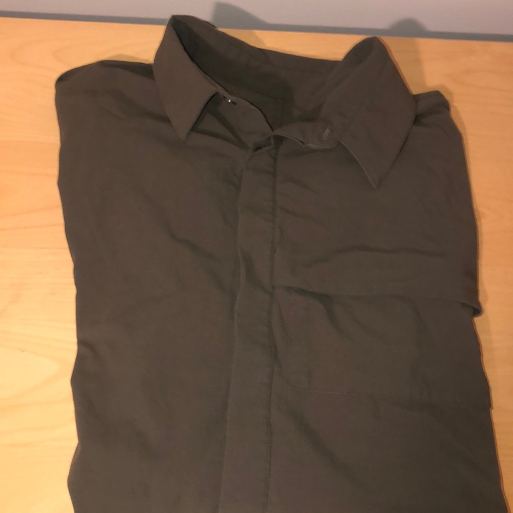 Lululemon large army green button down shirt
